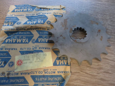 Yamaha Ritzel 20 Zähne TD2 rear sprocket 170-17452-00 Original NOS 170-17452-00 Original Ersatzteil – MG-Teileshop