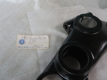 Preview: Yamaha Gabelbrücke Lenkerkrone XS650 crown handle 1T3-23435-01-98 Original NEU