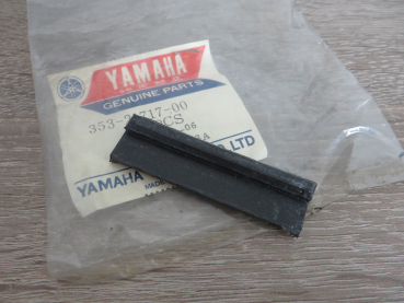 Yamaha Haltegummi Seitendeckel RD50M RD50 DX damper side cover 353-21717-00 Original