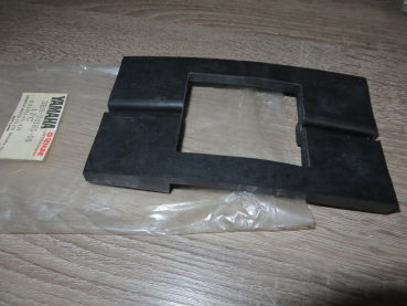 Yamaha FS1 DX damper locating 3E8-24185-00 Original NEU 3E8-24185-00 Genuine spare part – MG-Teileshop
