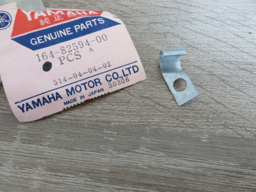 Yamaha Schlauchführung DS7 RD250 RD350 R5 Klammer Schelle clamp NOS