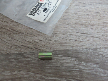 Yamaha Hülse Zündschloss XT500 DT125 DT175 DT250 DT360 DT400 collar main switch 437-82516-00