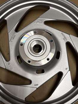 Suzuki VZR1800 Felge Vorne Front Rim Genuine 54111-48G00-YD8