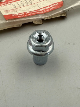SUZUKI VERKLEIDUNGSMUTTER VORNE GSX750F GSX600F NUT,COWLING,FR XX37000