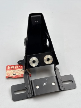 SUZUKI HALTERUNGSEINHEIT, RÜCKLEUCHTE TS50XK BRACKET UNIT,TAIL LAMP XX22908