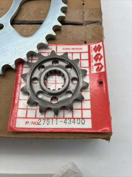 SUZUKI GSX 600 F K-M KETTENSATZ KETTEN KIT CHAIN SPROCKET SET ORIGINAL NEU L0149