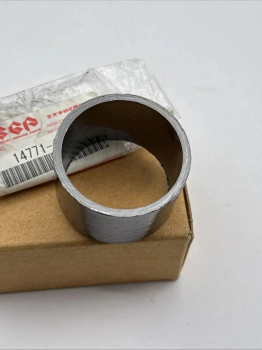 SUZUKI VERBINDUNG AUSPUFFROHR GSXR1000 GSR750 GSX-S750A CONNECTOR,MUFFLER X35233