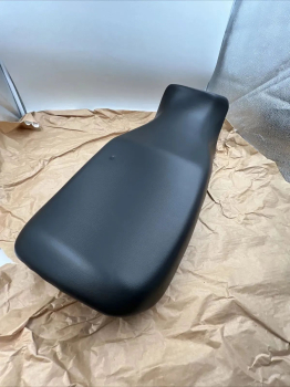SUZUKI GSX1100F SITZ SEAT 45100-48B20-58R ORIGINAL K01550