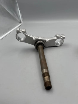 SUZUKI GABELBRÜCKE UNTEN GSF1200 STEM,STEERING 51410-27E01 XX23275