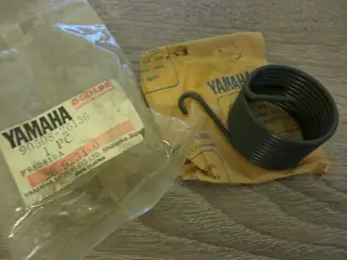 Yamaha Kickstarterfeder LB50 LB80 Chappy LB3-M LB3-80 Bop TY50M DT50M DT50 MX FS1 FS50 YL1 FT1 90508-26136 Original NEU