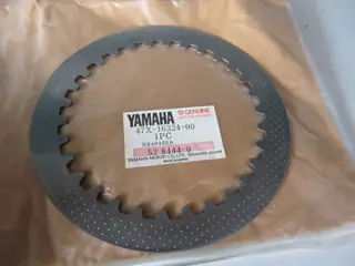 Yamaha Kupplungsscheibe Stahllamelle RD500 clutch plate NEU