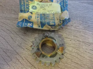 Yamaha Getriebe Zahnrad 3. Gang RD200 gear 3rd wheel 1E8-17131-00 Original NOS