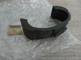 Yamaha Tankgummi Tankunterlage RD80 LCII RD125 LC damper locating 10W-24182-00