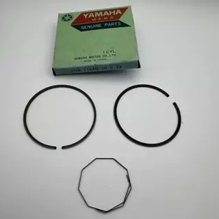 YAMAHA KOLBENRINGE 1.ÜBERMASS PISTON RING SET 1ST O/S RD250 2R8-11610-10 ORIGINAL NEU