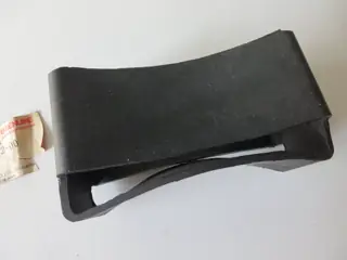 Yamaha Batteriehaltegummi DT50 MX DT80 MX DT80 MXS 3T2-82122-00 Original NOS