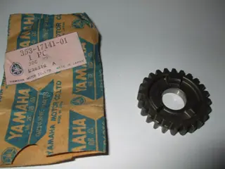 Yamaha Zahnrad 4.Gang RD50M RD50 DX TY80 GT50 YZ80 DT50M Bop TY50M pinion 353-17141-01
