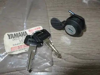 Yamaha Schloss für Stauraum Fach CV50 CV80 Riva Beluga Hercules 5G3-21708-01 Original Neu