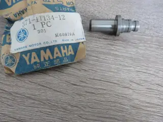 Yamaha Ventilführung Auslassventil XS500 TX500 Exhaust Valve Guide 371-11134-12 Original