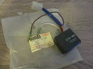 Yamaha CDI Einheit RD80 LCII Steuergerät Zündbox ignition control Original NEU