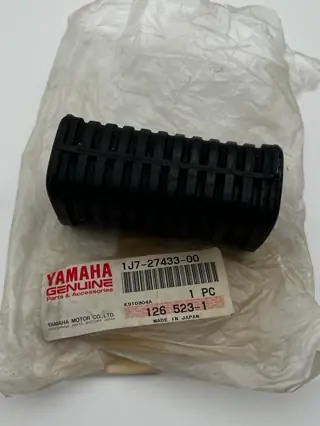 Yamaha Fußrastengummi Links  für Sozius-Fußrasten SR500 XS750 XJ650 XS1100G COVER, REAR FOOTREST 1J7-27433-00 ORIGINAL NEU
