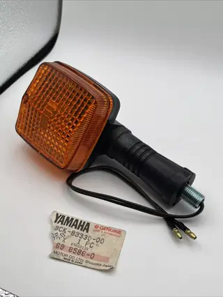 YAMAHA BLINKER HINTEN LINKS REAR FLASHER LIGHT LEFT XT500 TDR250 XT600E SR125 TDR240 4PT-83330-00 ORIGINAL