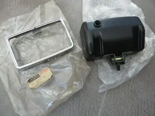 Yamaha Gehäuse Nebelscheinwerfer XJ750 SECA body fog light 5G2-85455-00 und 5G2-85457-00 NOS