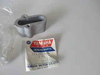 Yamaha Abstandhalter Ölpumpe XS750 (1977) spacer oil pump 1T5-13319-09 NEU