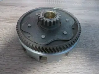 Yamaha TY125 TY175 Kupplungskorb clutch basket 525-16150-00 Original NOS