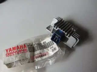 Yamaha Regler Gleichrichter RD80 LCII DT80 LCII Original NEU