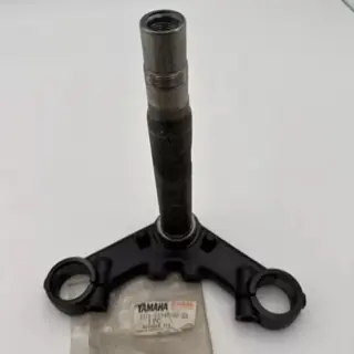 UNTERE KONSOLE GABELJOCH UNDER BRACKET YAMAHA XS360 XS400 NOS H0155