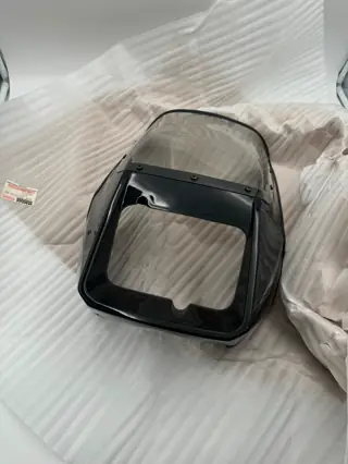 Yamaha Lampenmaske RD80 LCII RD125LC 10w headlight body 10W-28350-01-33 original NOS