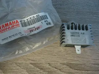 Yamaha Spannungsregler DT80 MX RD80 LCI DT50 MX RX50 RX80 SE FS80 Voltage regulator 4F4-81910-60 Original NEU
