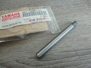 Yamaha Kupplungsdruckstange XS650 Clutch Push Rod 447-16357-01 Original