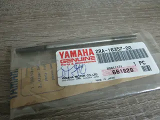 Yamaha Kupplungsdruckstange DT80LCII cluch push rod 2RA-16357-00 Original NEU