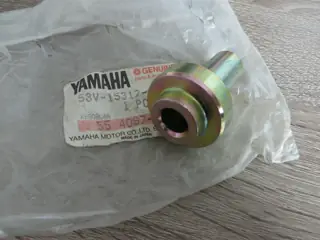 Yamaha Distanzbolzen Motoraufhängung DT80 LCII spacer engine mount 53V-15317-00 Original NEU