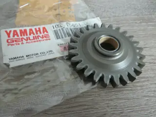 Yamaha Leerlauf Zahnrad DT80 RD80 LCI LCII idle gear 10X-15651-00 Original NEU