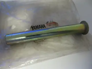 Yamaha Hauptständer Bolzen DS7 R5 RD250 RD350 RD400 main stand shaft 278-27112-00 Original NOS