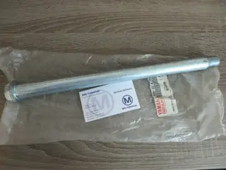 Yamaha Steckachse für Hinterrad Schwinge GTS1000 rear swing arm bolt 4BH-22141-00 Original