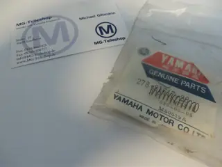 Yamaha Kohlebürsten Feder Lichtmaschine RD350 RD250 DS7 R5 spring brush  278-81617-20 Original