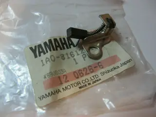 Yamaha Kohlebürste Lichtmaschine RD250 RD400 generator brush 1A0-81612-10 Original NOS