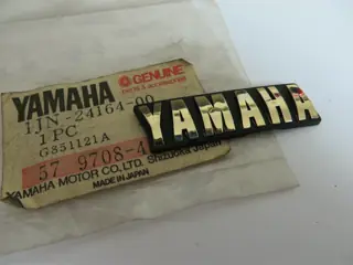 Yamaha Tank Emblem Schriftzug SR500 Original NEU
