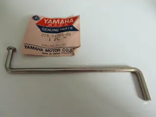 Yamaha Sitzbank Anschlag DS7 R5 RD250 RD350 AT1 DT1 DT2 DT3 RT2 RT3 CT1 seat stopper Original