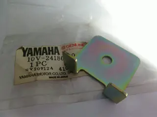 Yamaha Halterung Tankbefestigung DT80 LCI DT125 LC washer 10V-24186-00 Original NEU