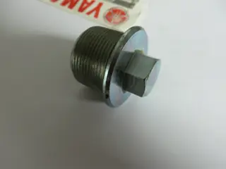 Yamaha Ölablassschraube XS500 TX500 oil screw 90340-30020 Original NOS