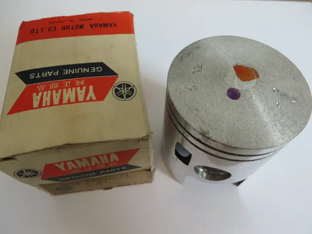Yamaha Kolben 1. Übermaß +0.25mm YDS5 piston 204-11635-01 Original NEU