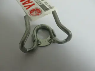 Yamaha Sturzhelm Haken LB50 LB80 Chappy RD50M helmet hanger 341-24818-02 Original NOS