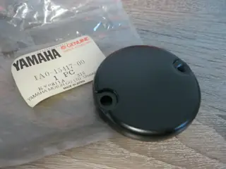 Yamaha Deckel Kupplungseinstellung RD250 RD400 clutch adjuster cover 1A0-15417-00 NEU