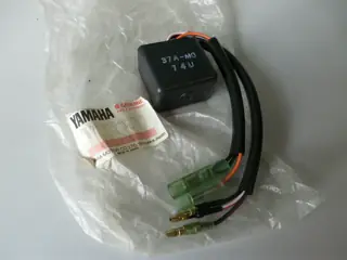 Yamaha Steuergerät CDI Zündbox DT80 LC LCI 37A-85540-M0 Original NEU