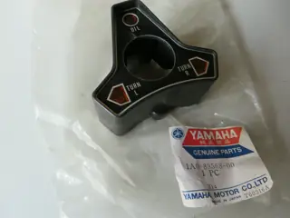 Yamaha Cockpit Abdeckung RD250 RD400 Pilot Box 1A0-83568-00 Original NEU