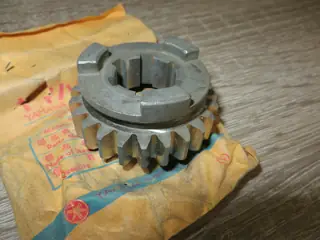 Yamaha 4.Gang Zahnrad YDS3 GEAR 4TH WHEEL 156-17241-00 Original